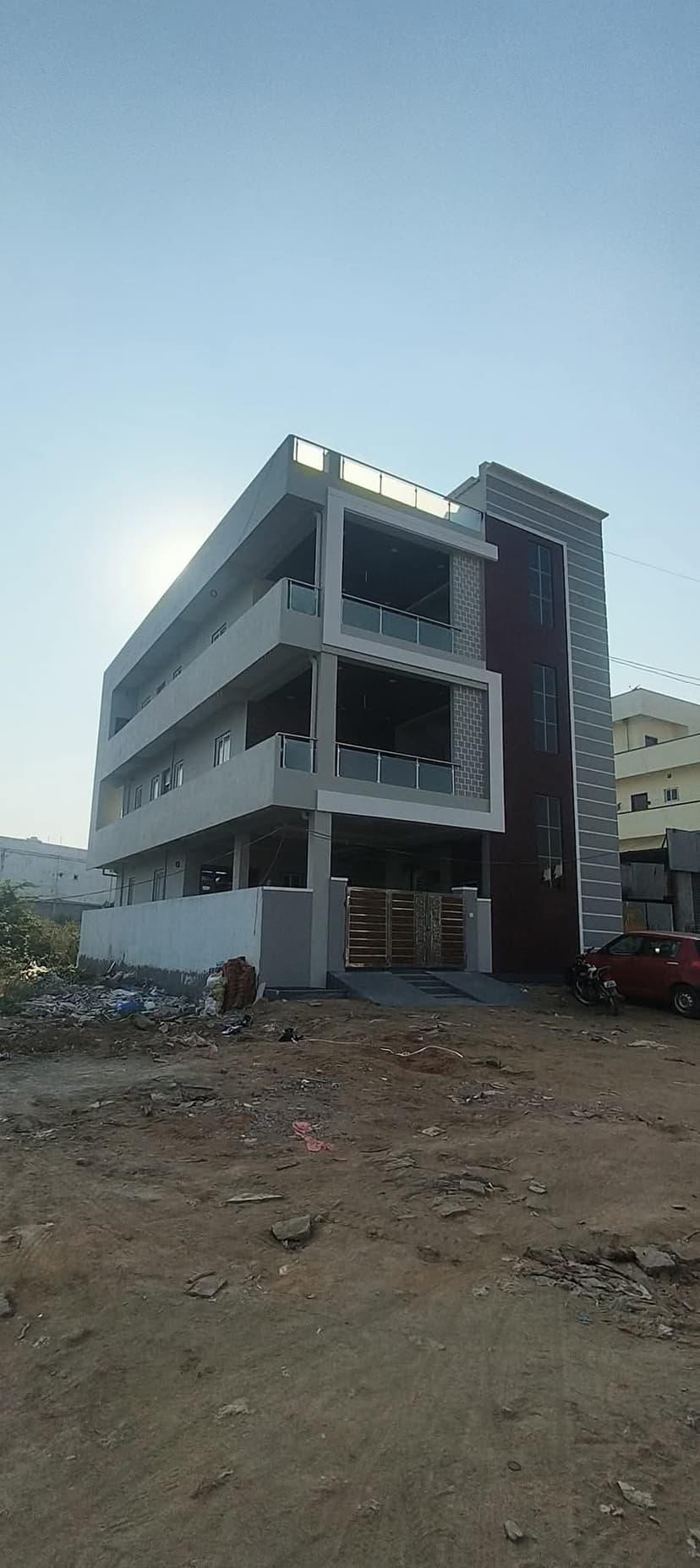 Triple-Tier Modern Residency